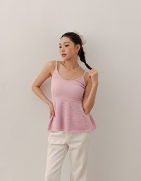 立体模様フリル×細ストラップニットキャミ