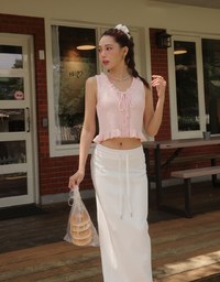 Ruffled Neckline Sleeveless Knit Vest Top with Button Trim