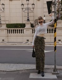 スリット入り迷彩ストレートロングスカート