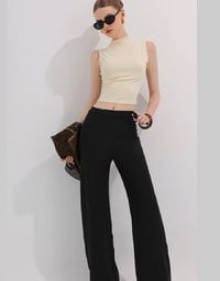 ドローストリング入りニットタイトパンツ