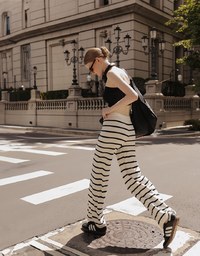 ドローストリング入りニットタイトパンツ