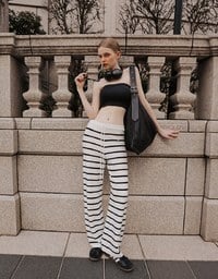 ドローストリング入りニットタイトパンツ