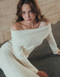Off Shoulder Folded Collar Long Sleeve Knit Top
