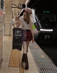 AIRY HOURGLASS Low Rise Plain Fitted Skorts