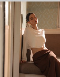 Basic Crew Neck Knit Fitted Long Sleeve Crop Top