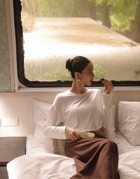 Basic Crew Neck Knit Fitted Long Sleeve Crop Top
