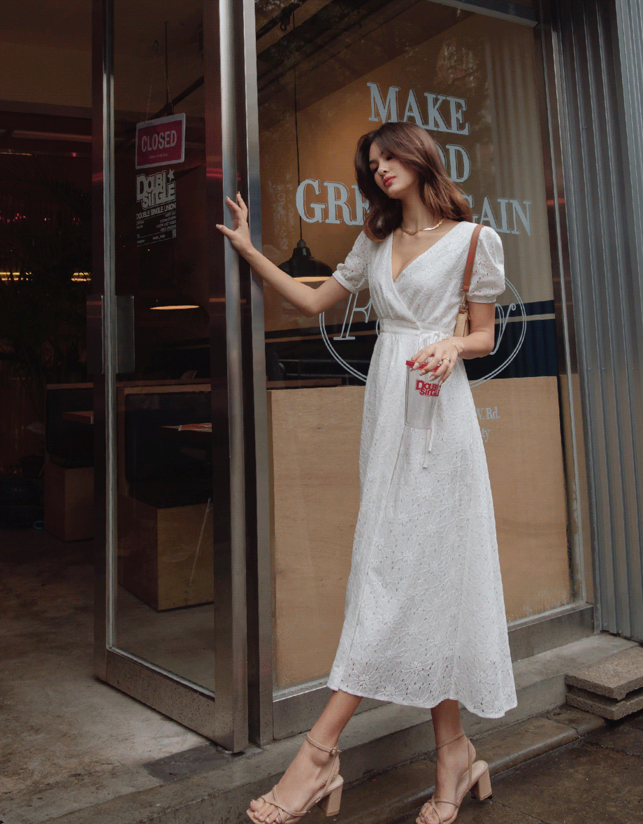 Feminine Aesthetic Overlapping Ties Lace Maxi Dress