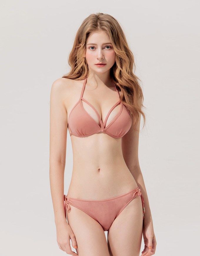 【PUSH UP】Plain Color Decorated Bikini Top Single Strap And Bra Padded