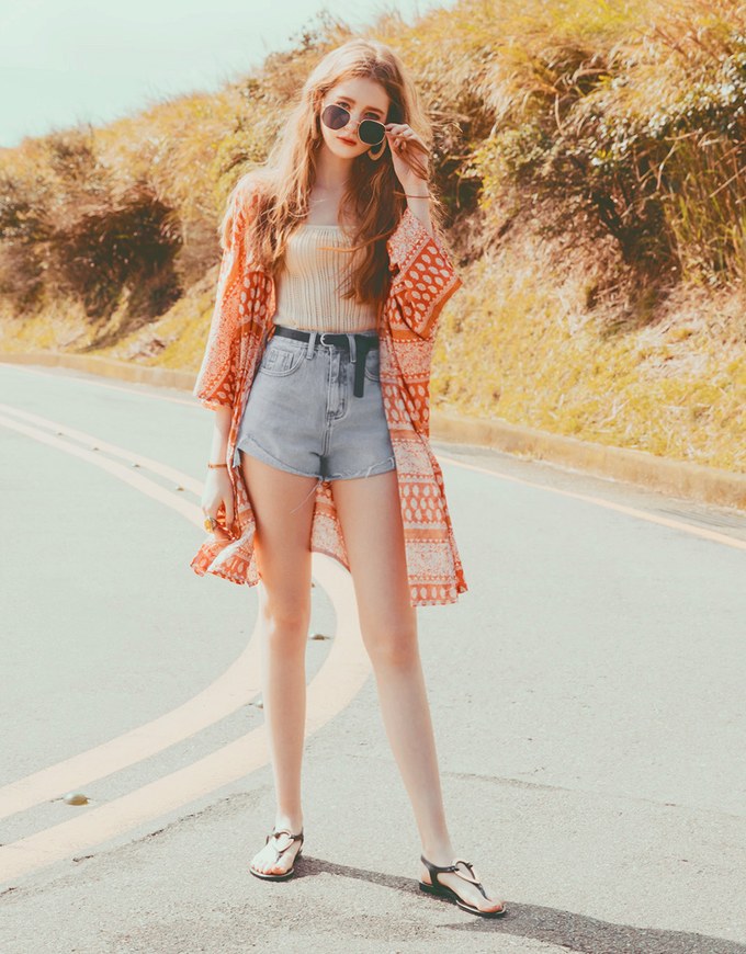 Western Style Frayed Belted Denim Shorts