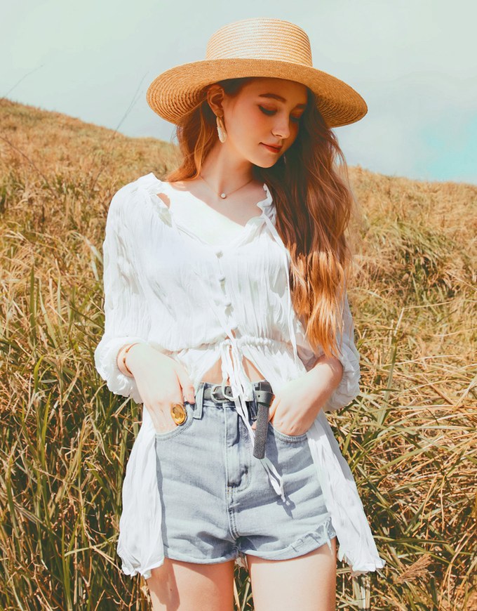 Western Style Frayed Belted Denim Shorts