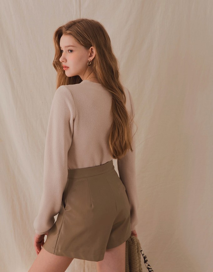 Textured A-Line Slimming Faux Leather Shorts