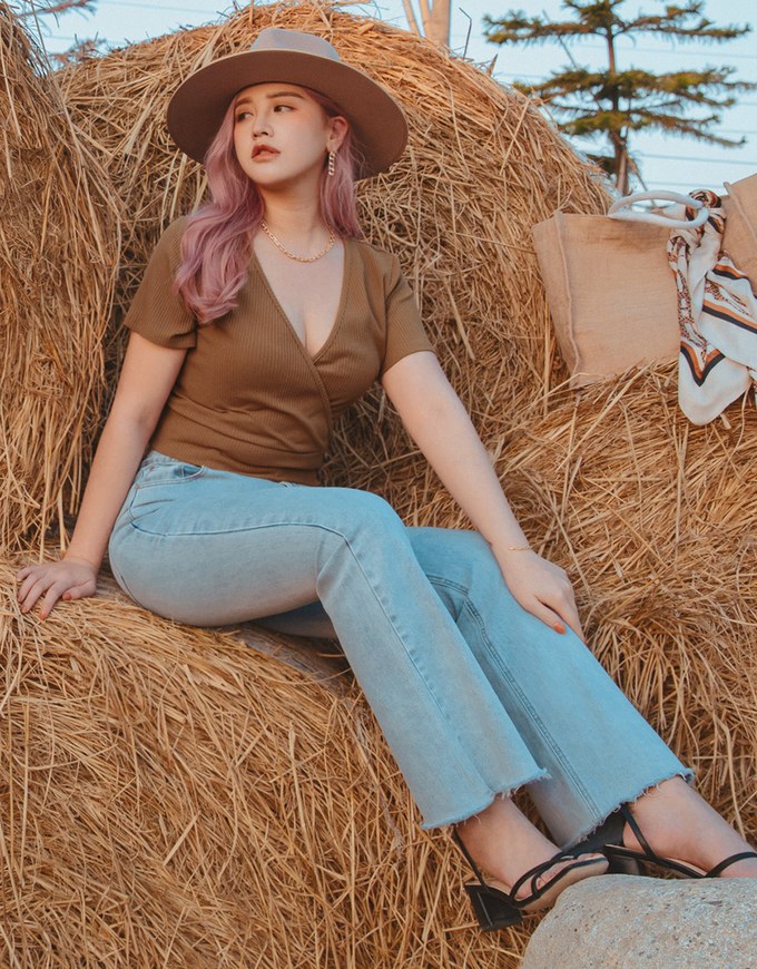 V-Neck Dual Side-Buttons Knit Crop Top