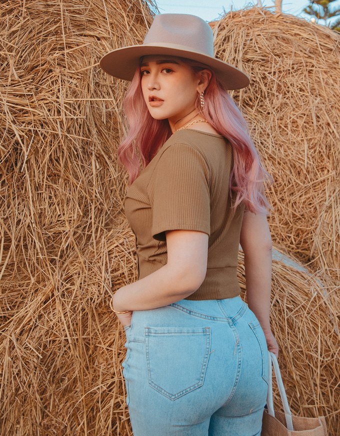 V-Neck Dual Side-Buttons Knit Crop Top