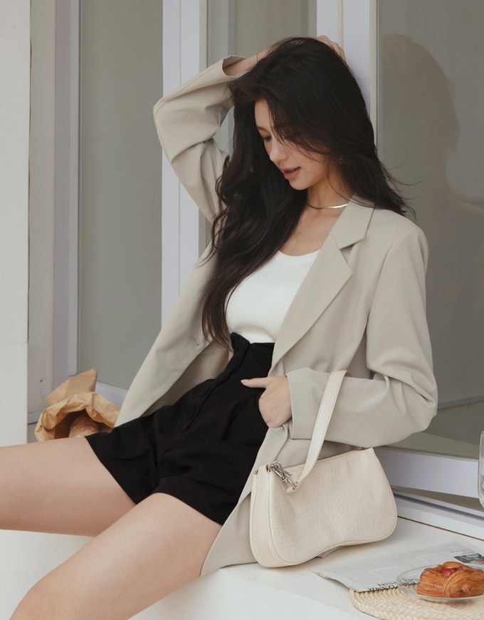 High Waisted Buttoned Slimming Elastic Shorts