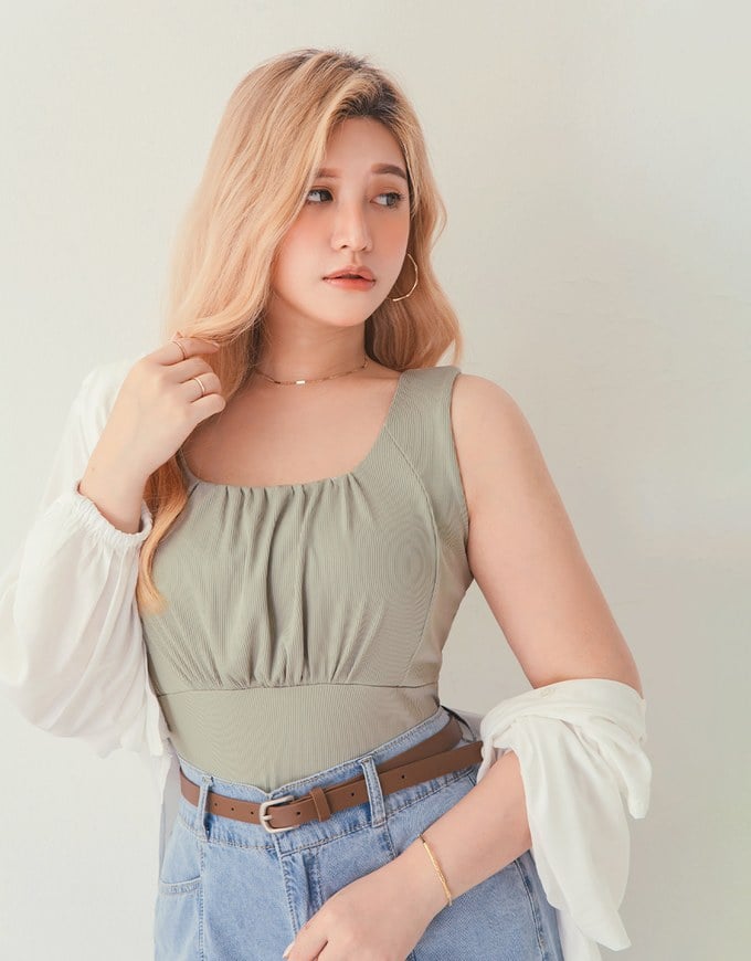 Enhanced Side-Smoothing Extra-Crop Bra Top