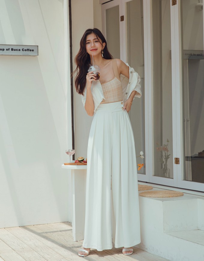 Dual-Button Pleated Palazzo Pants