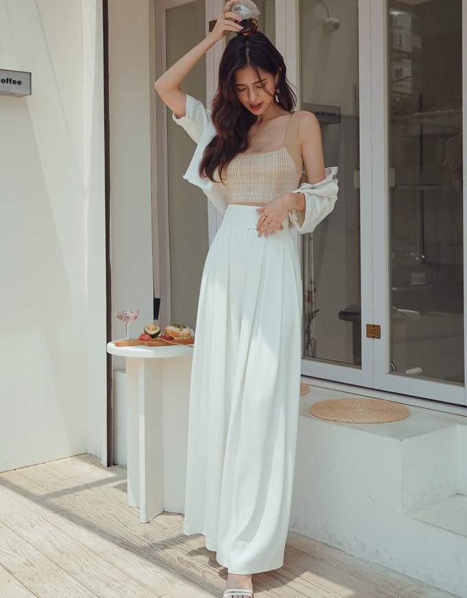 Dual-Button Pleated Palazzo Pants