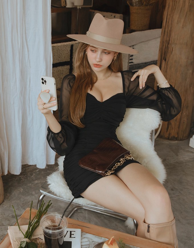 Sweetheart Ruched Bodycon Mini Dress(With padding)