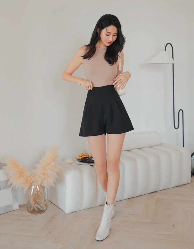 360° High Waisted Pleated Suit Short
