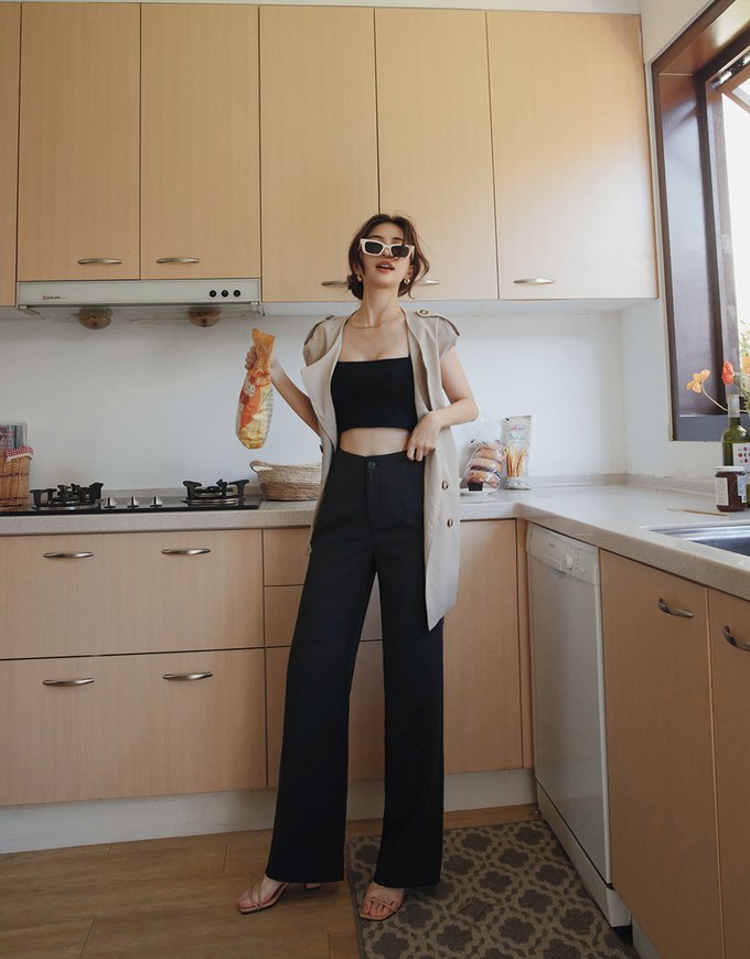 Sleek CEO Slimming Boot-Cut Suit Straight Pants