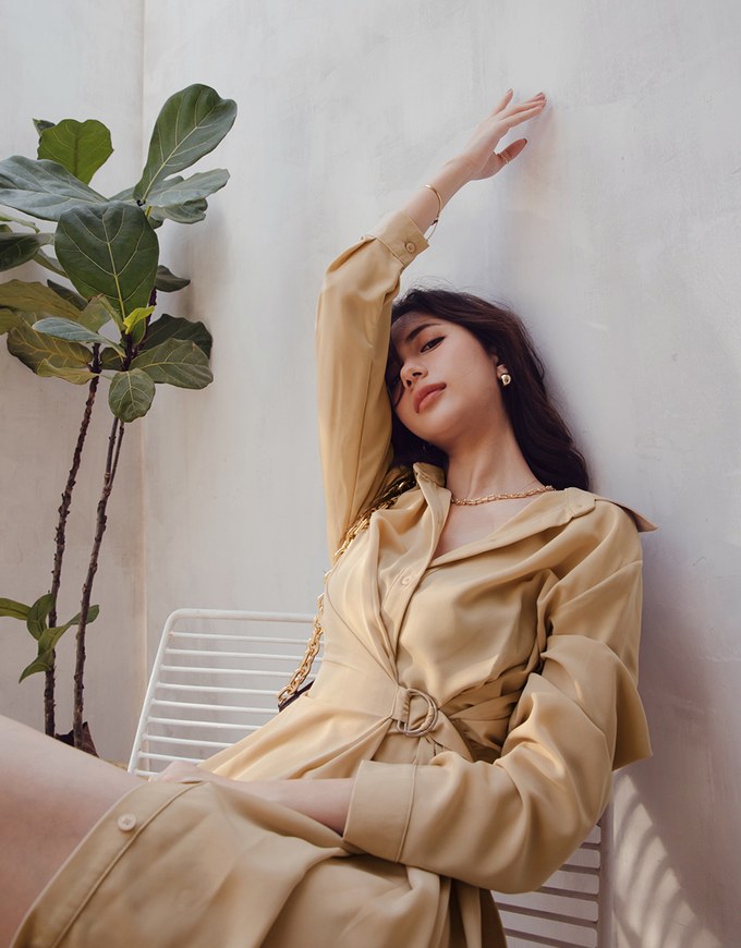 Soigné Dual-Loop Belted Midi Shirt Dress