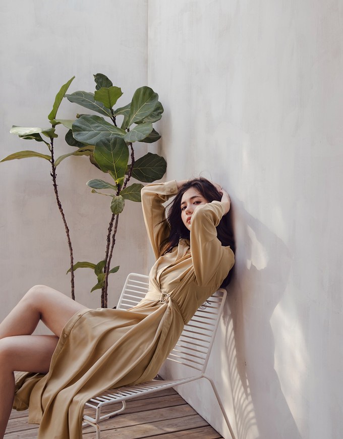 Soigné Dual-Loop Belted Midi Shirt Dress