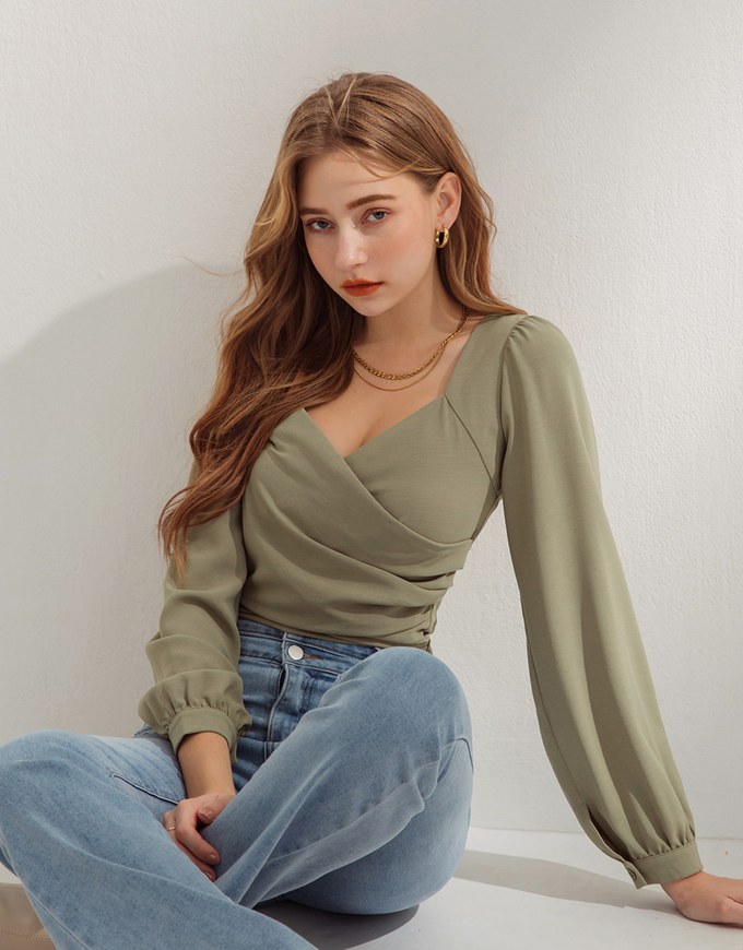 Minimal Chic Sweetheart Crossover Ruched Top