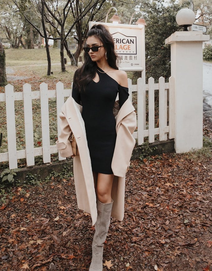 Avant-Garde Shoulder Hollow Knit Bodycon Dress
