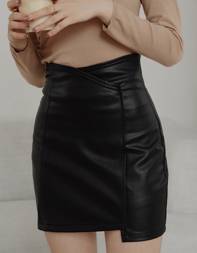 High Waisted Overlapping Faux Leather Skorts