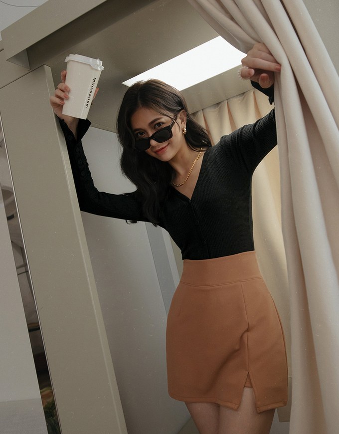 Stark Minimalism High Waisted Slimming Slit Skorts