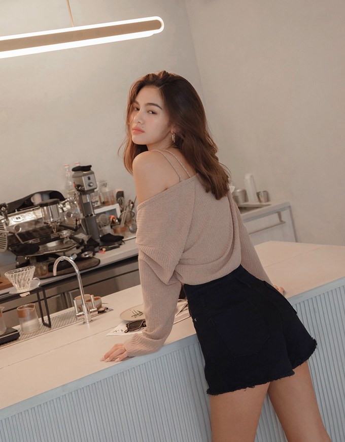 Set Wear One Shoulder Camisole Padded Bra Top + Cardigan