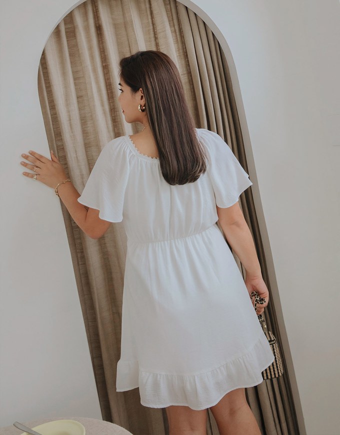 Rustic Bohême Ruffled Hem Lace Mini Dress