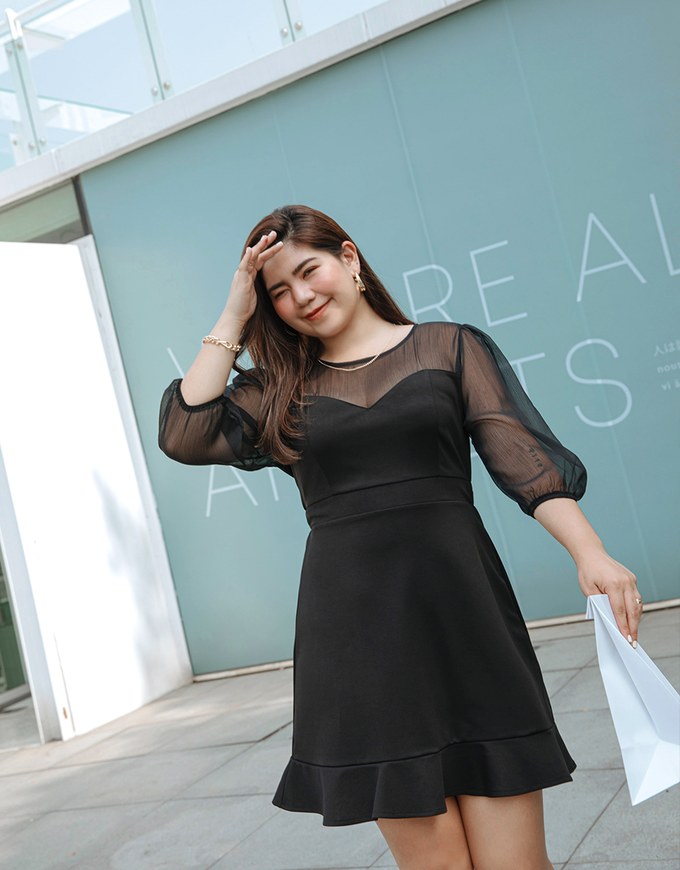 Classy Demure Sweetheart Splice Ruffle Dress