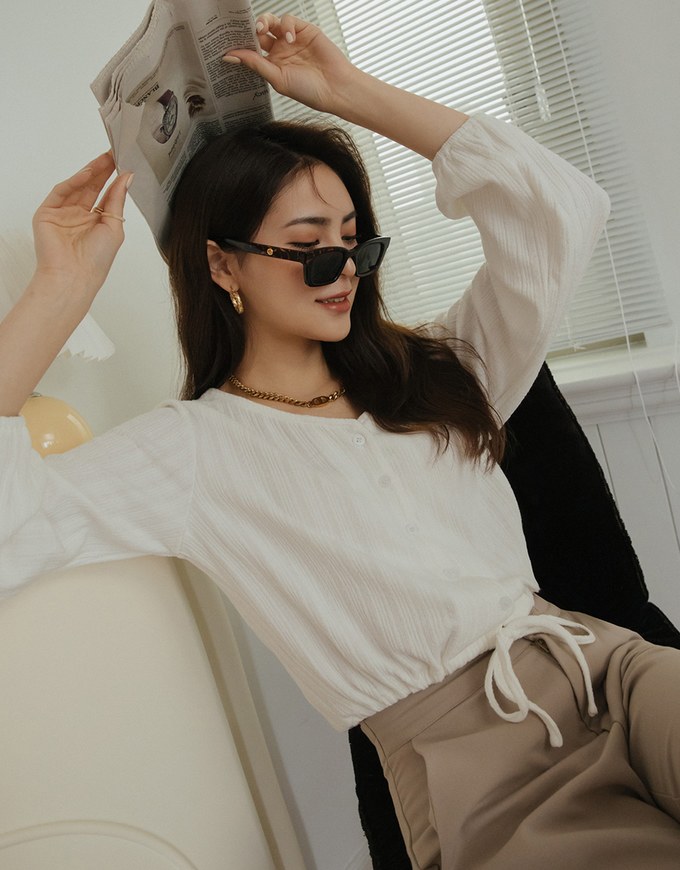Minimal Chic V-Neck Embossed West-Tie Top