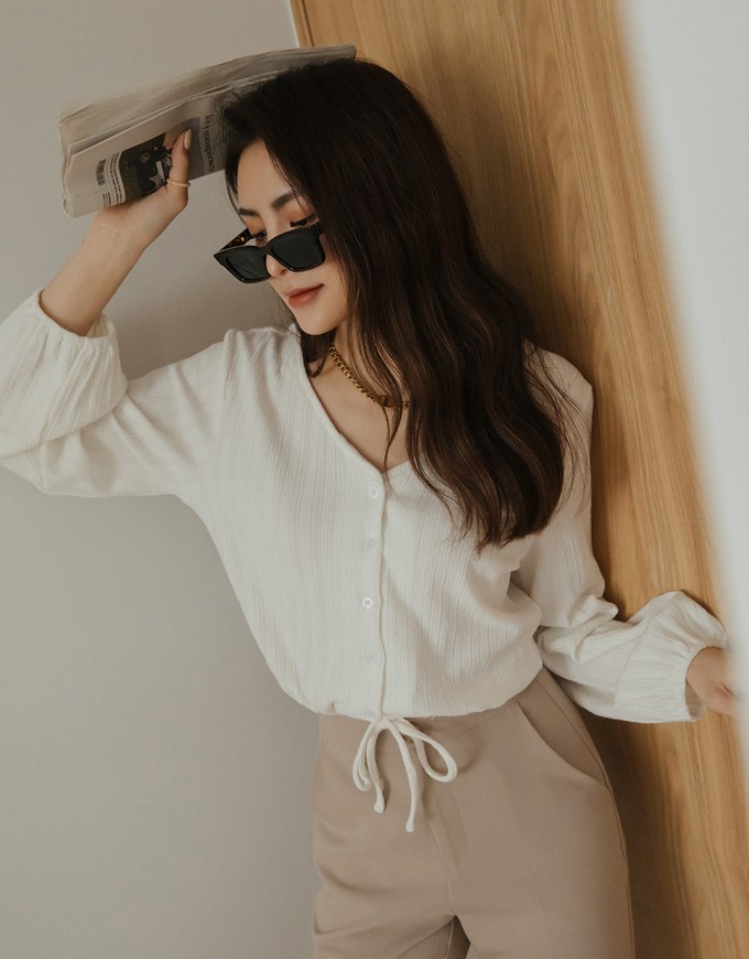 Minimal Chic V-Neck Embossed West-Tie Top