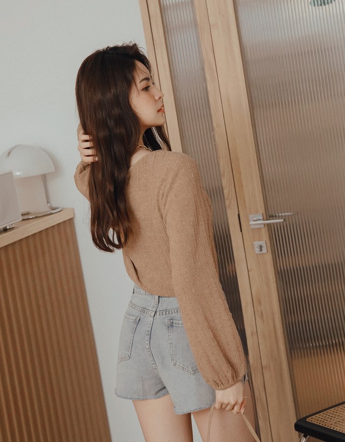 Minimal Chic V-Neck Embossed West-Tie Top