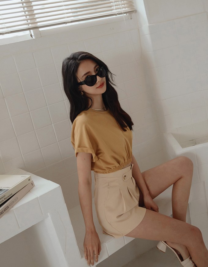 Basic Versatile Cinched Waist Crop Top