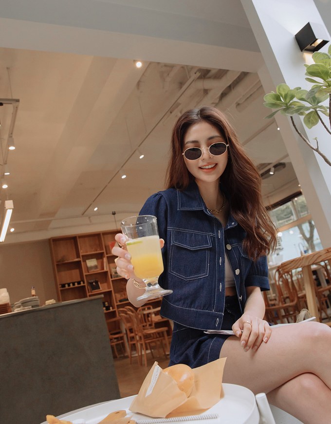 Elevated Casual Stitching Pocket Crop Blouse Shirt