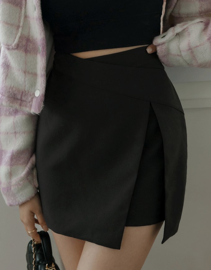 Asymmetric Back Elastic Skirt With Overlapping Slit