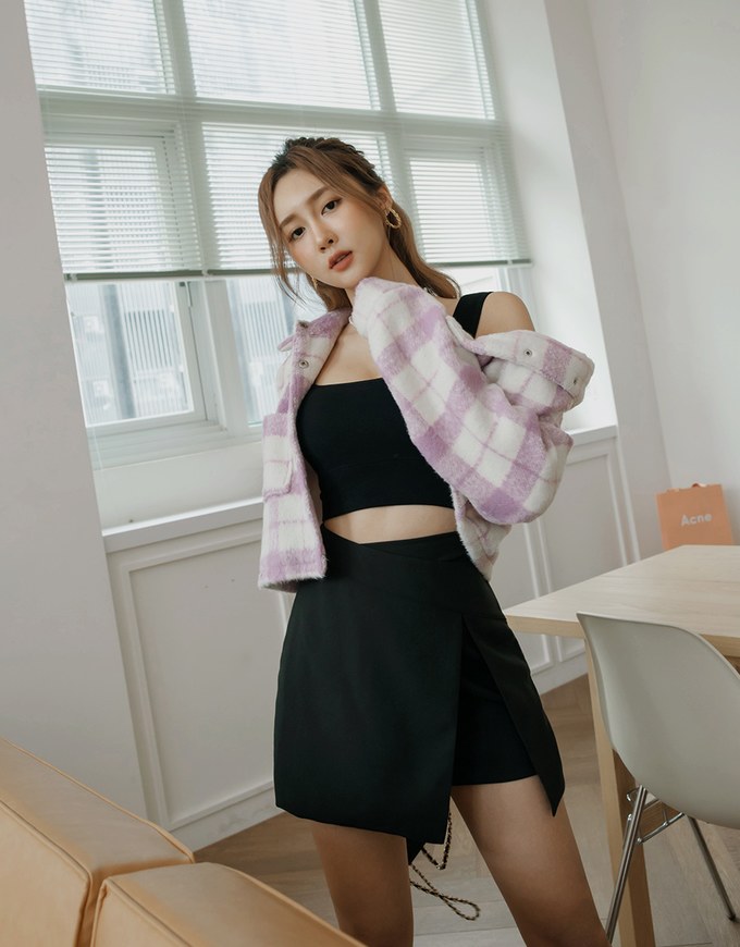Asymmetric Back Elastic Skirt With Overlapping Slit