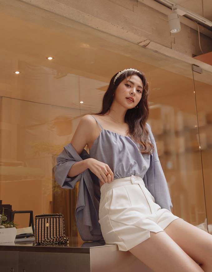 Sleek CEO Style Slimming Bias-Cut Slit Suit Short