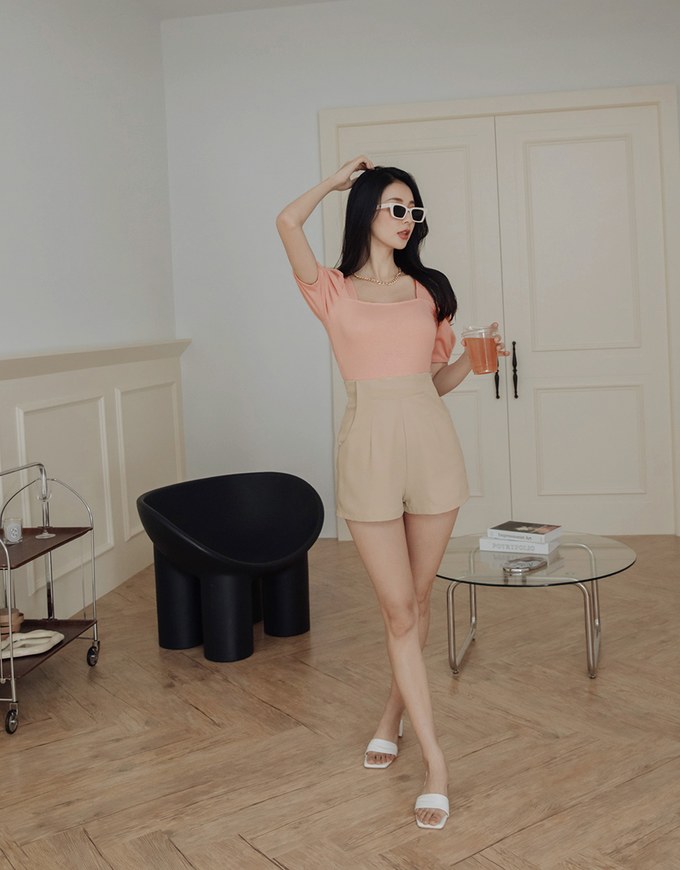 Minimal Classic Pleated High Waisted Shorts
