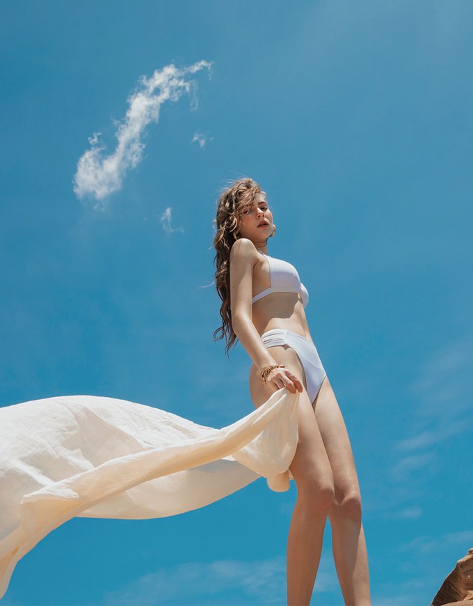 【PUSH UP】Plain Color Bikini Top With Narrow Cups And Bra Padded
