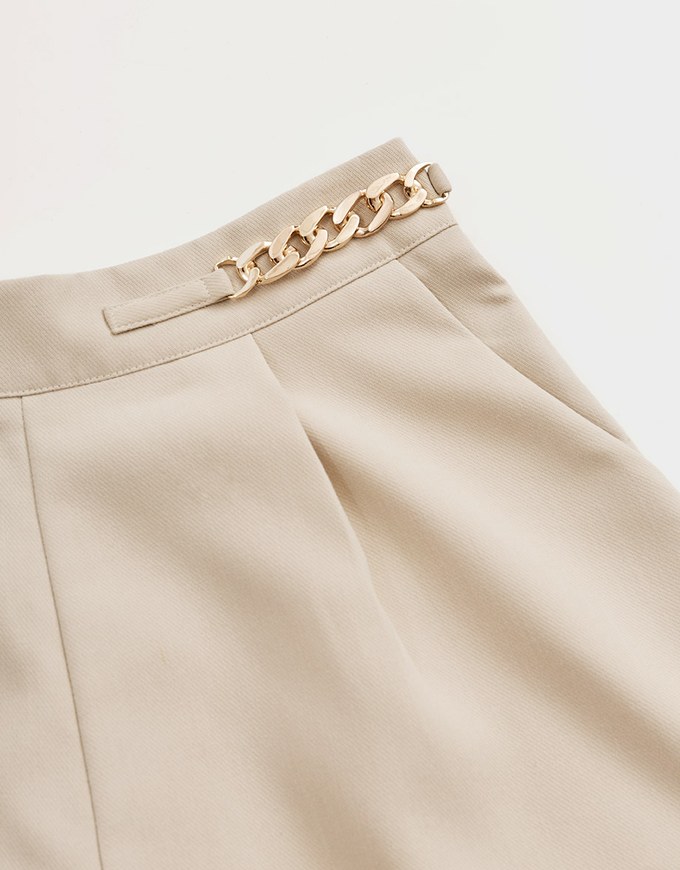 Enhanced Side-Metallic Chain Shorts