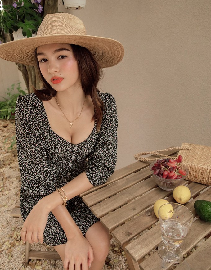 Vintage Ditsy Floral Buttoned Mini Dress