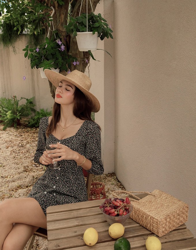 Vintage Ditsy Floral Buttoned Mini Dress