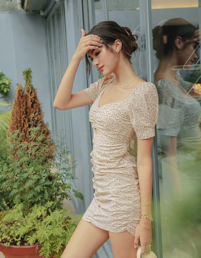 French Style Ditsy Floral Small Hollow Wrinkle Mini Dress