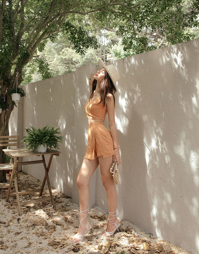 Texture Pattern Thin Strap Button Top + Skorts Set Wear