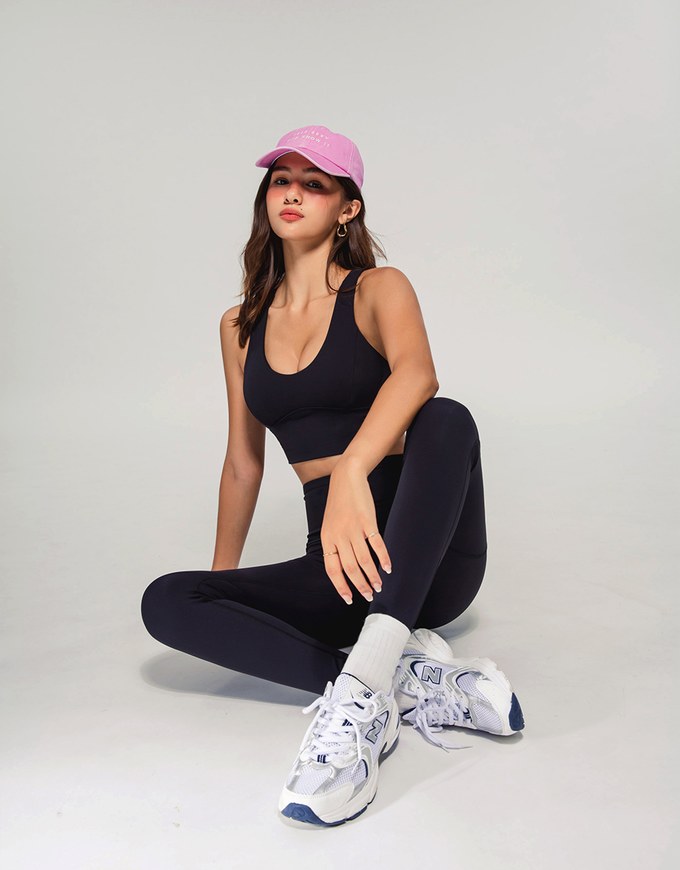 U Neck Digging Back Sports Bra (With Padding)