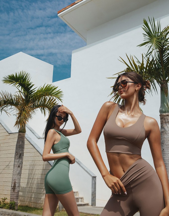 U Neck Digging Back Sports Bra (With Padding)